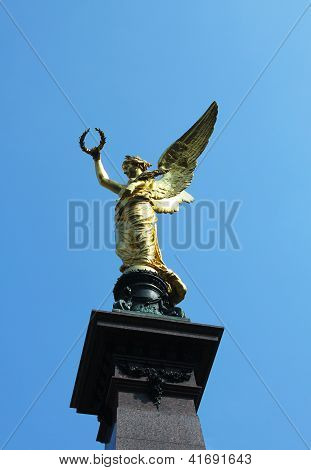 Golden Angel på Liebenberg Monument i Wien