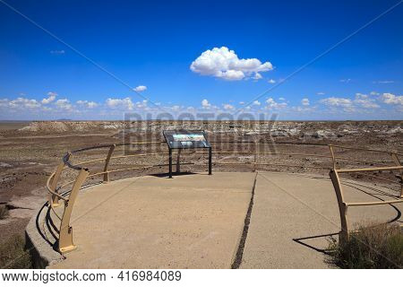 Arizona / Usa - August 01, 2015: Wiewpoint In Petrified Forest National Park, Arizona, Usa