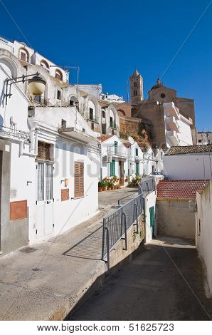 Alleyway. Pisticci. Basilicata. Italy.