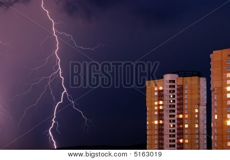 Bouřka ve městě
