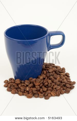 コーヒーと青のカップ