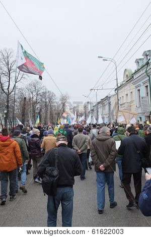 MOSCOW - MARCH 15: Protest manifestation of muscovites against war in Ukraine and Russia's support of separatism in the Crimea, Circular Boulevards in Moscow, Russia on March, 15, 2014.