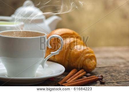 Black coffee, a cup of beans