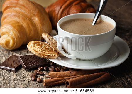 Black coffee, a cup of beans