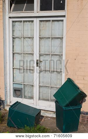 Net Curtains And Rubbish Bins