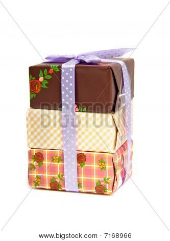 กองของขวัญวันเกิด