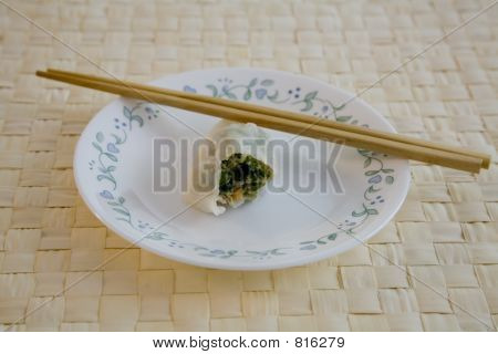 hausgemachte traditionelle chinesische Nahrung: gekochtes Essen Knödel