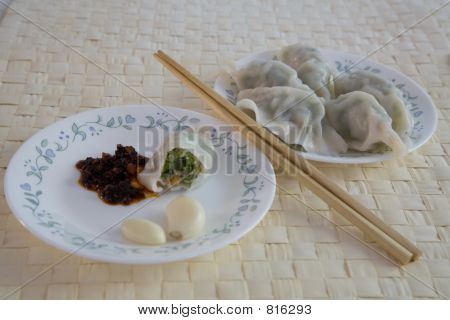 hausgemachte traditionelle chinesische Nahrung: Essen gekocht Knödel