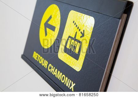 Return chamonix sign