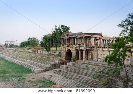 Sarkhej Roza Mosque In Ahmedabad, Gujarat