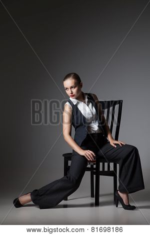 Mafiosi woman. Fashion photo. Retro style