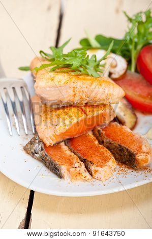 Grilled Samon Filet With Vegetables Salad