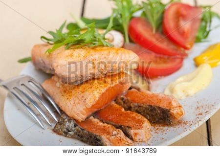 Grilled Samon Filet With Vegetables Salad
