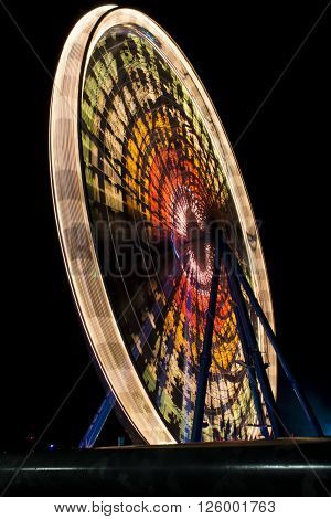 Ferris Whell at Colognes Funfair at night, shot with bulb exposure
