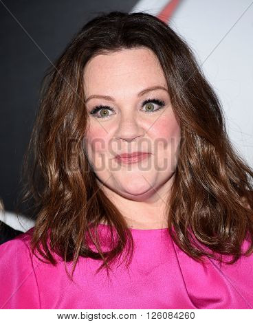LOS ANGELES - APR 12: Melissa McCarthy arrives to the Cinema Con 2016: Sony Pictures Presentation on April 12, 2016 in Las Vegas, NV.      