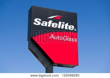 Safelite Autoglass Sign And Logo