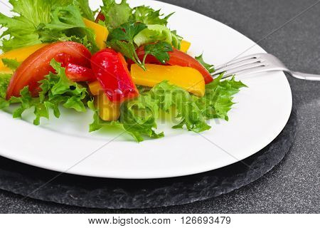 Tomato, Sweet Pepper with Lettuce Salad Studio Phoro