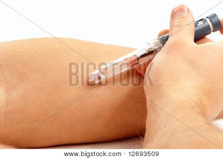 Mano médica insulina jeringa pluma inyector