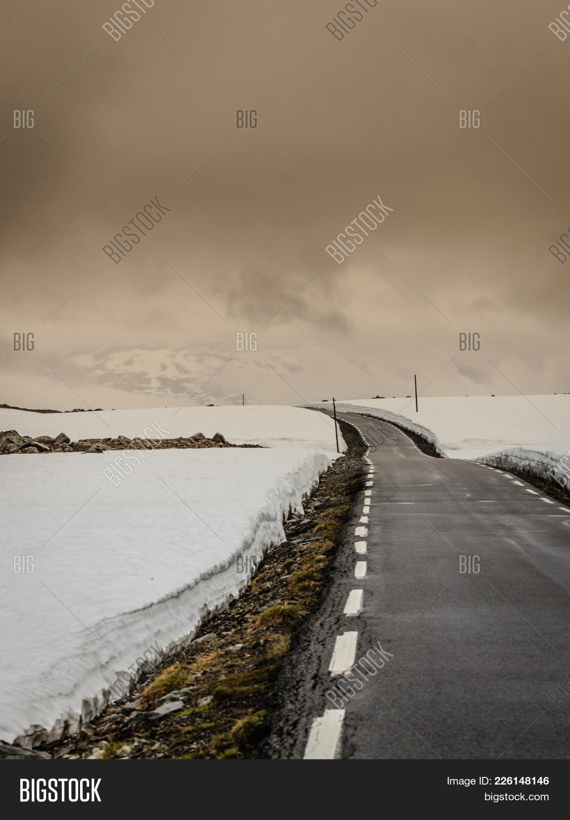 Snowfield Mountain Image & Photo (Free Trial) | Bigstock