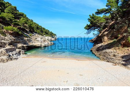 Summer Baia Della Pergola Small Calm Quiet Beach,  Gargano Peninsula In Puglia, Italy