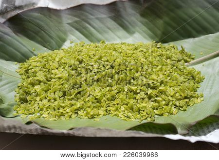 Green Rice Flakes ( Com In Vietnamese). Com Is Freshly Harvested Sticky (glutinous/sweet) Rice That'