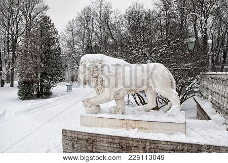 Saint - Petersburg, Russia - February 9, 2018: Lion Sculpture Near Yelagin Palace Stairs On Yelagin 