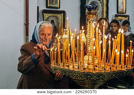Voyutyn, Volyn / Ukraine - October 14 2017: Ukrainian Parishioners Of The Orthodox Church During Sla