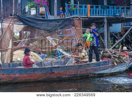 Tonle Sap , Cambodia - Oct 18 : Cambodian People In Tonle Sap Lake Cambodia On October 18 2017. Tonl