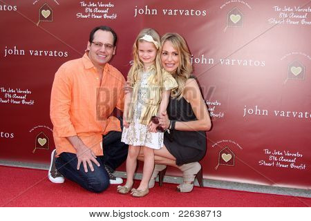 LOS ANGELES - MAR 13: Russell Armstrong, Kennedy Armstrong och Taylor Armstrong på John Varvato