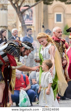 Rome, Italy - April 23, 2017:  The Representation Of The Ancient Romans In The Birthday Of Rome, Wit