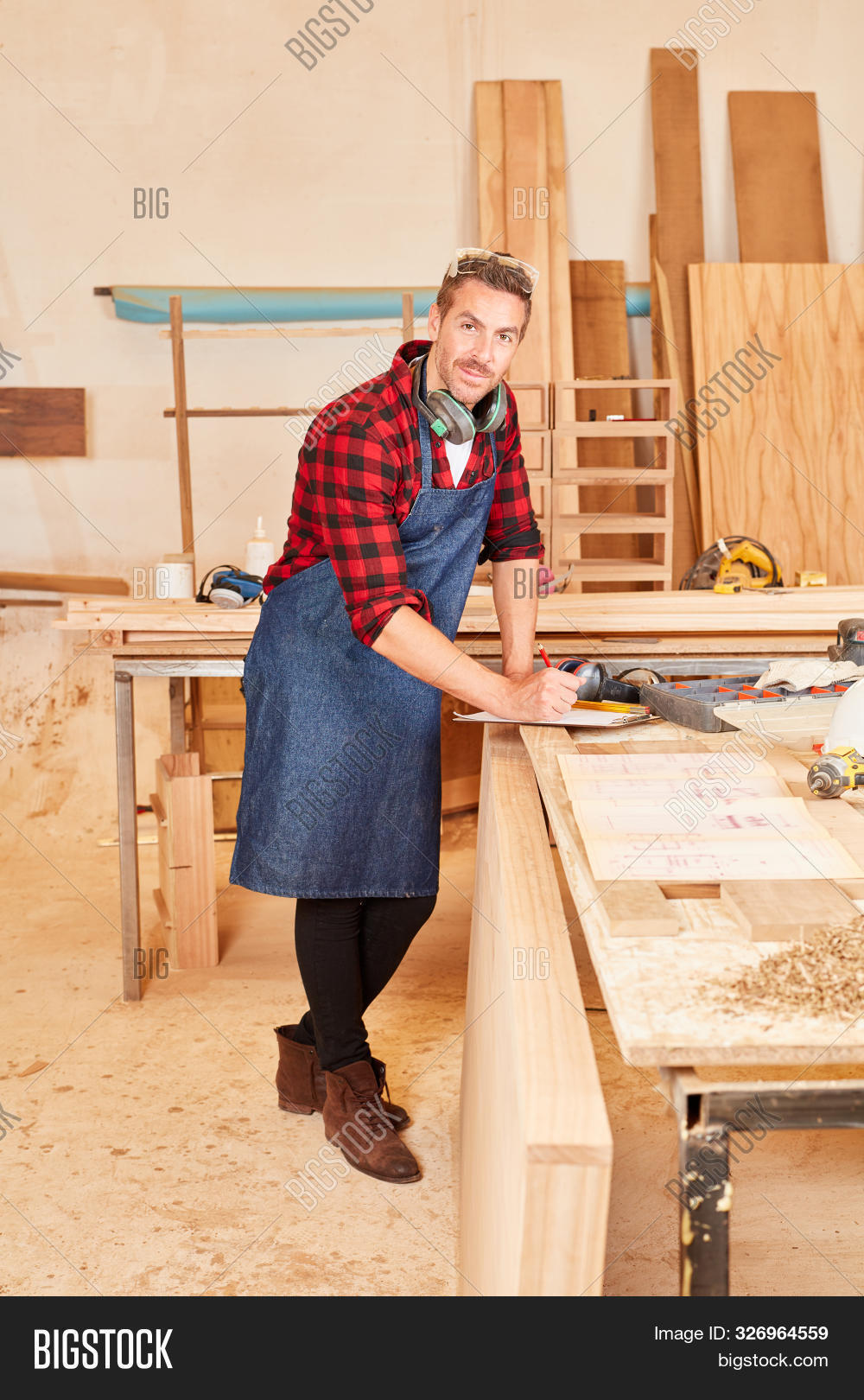 Imagen y foto Joiner Carpenter (prueba gratis) Bigstock