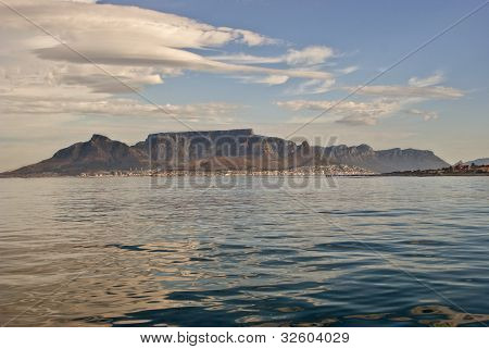 Montaña majestuosa de la fama