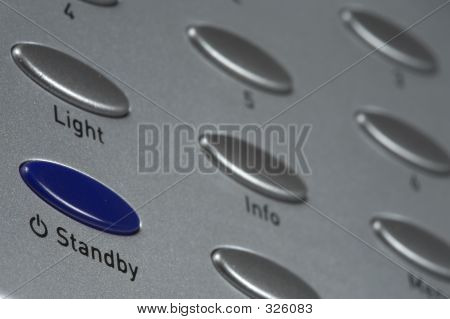 Przycisk STANDBY