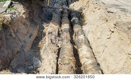 District Reconstruction Of The Street Of The District Heating Pipeline And The Replacement Of Old Pi