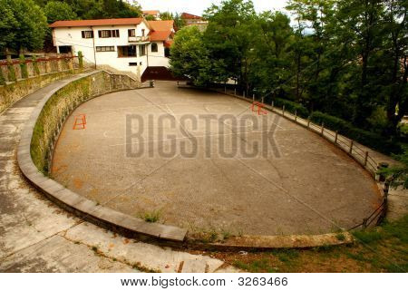 Eski hokey Yard