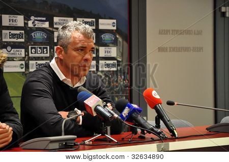Allenatore del FC CFR Cluj Mr Jorge Costa durante una conferenza stampa