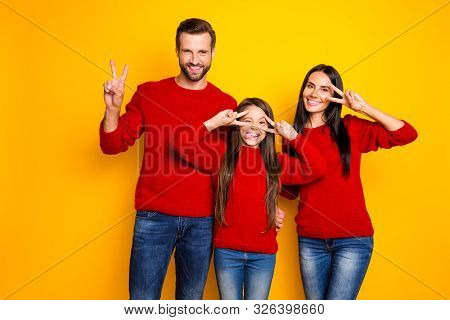 Photo Of Cute Nice Happy Family Day With Daughter Fooling Sticking Out Showing V-sign Tongue Grimaci