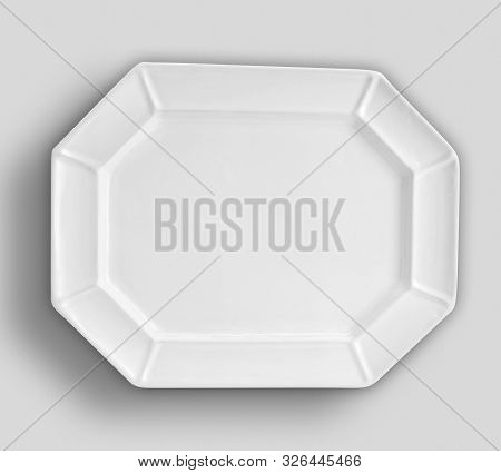 Empty White Dish Plate Background - Empty Porcelain White Dish Of Dining Plates