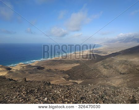 Playa Y Montaña En Las Islas Canarias
