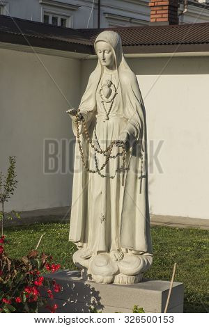 Chelm, Poland, September 14, 2019: Shrine, The Basilica Of The Virgin Mary In Chelm In Eastern Polan