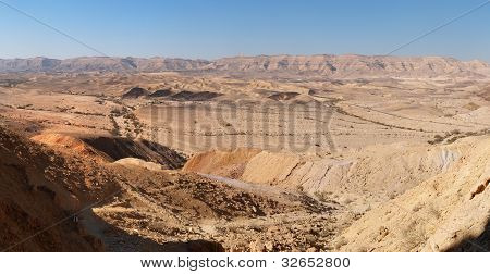 Il grande cratere (Makhtesh Gadol) nel deserto del Negev di Israele