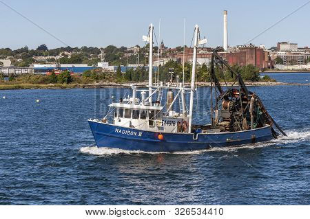 New Bedford, Massachusetts, Usa - October 5, 2019: Clammer Madison Iii Leaving New Bedford On Early 