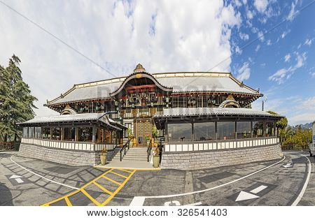 Los Angeles, Usa - March 5, 2019: Famous Restaurant Yamashiro Built In 1913 By Bernheimer In Hollywo