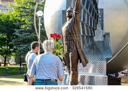 Obninsk, Russia - July 2016: Monument To The Pioneers Of Nuclear Energy. Laying Flowers At The Openi