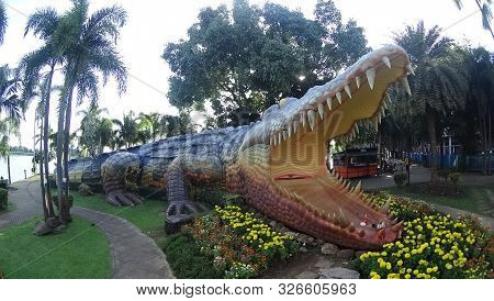 Phichit, Thailand - 1 October 2019 : Statue Of Giant Crocodile Or Phaya Chalawan At Front Of The Lak