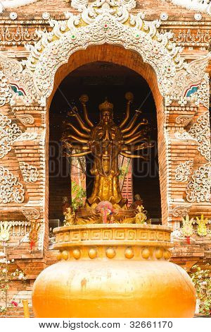 La statua di Kuan Yin