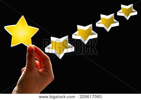 A Woman Considers (gives) A First Star Rating, The Concept Of A Positive Rating, Reviews And Feedbac