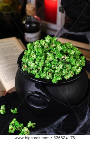 Zombie Boogers Popcorn Of Halloween. Tricks And Treats. Ideas And Inspiration For Spooky Chic Hallow
