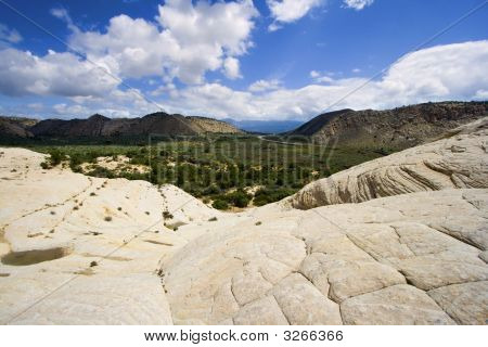 Guardando verso il basso le arenarie In Snow Canyon - Utah