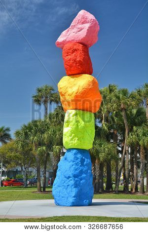 Miami Beach, Usa - April 1, 2017 : Miami Mountain, The Artwork Installed In Collins Park In South Be
